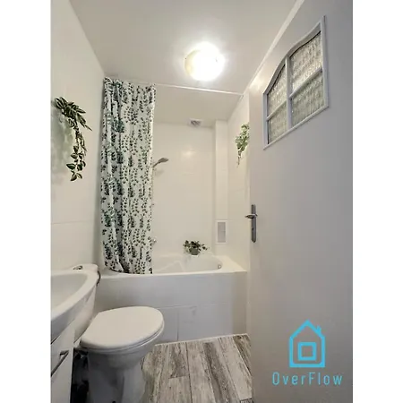 Δωμάτια σε οικογενειακή κατοικία Seaside *